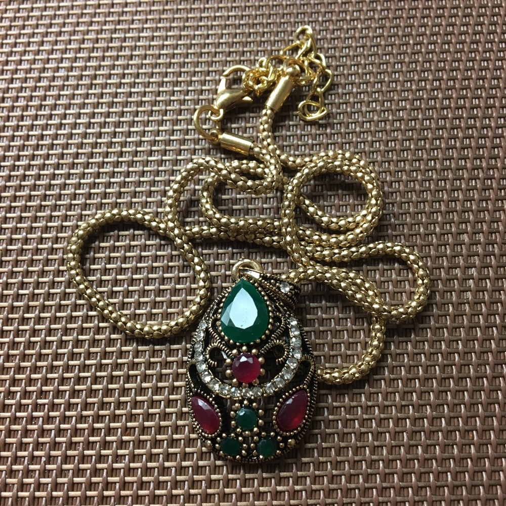 Necklace & earrings set.Indian/Pakistani inspired